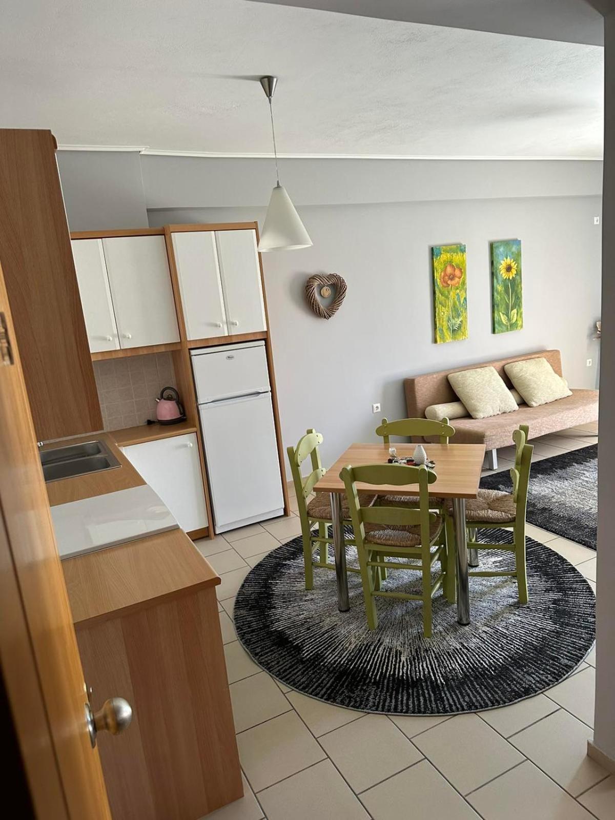 Xenonas Drimos Aparthotel Karpenísion Eksteriør bilde